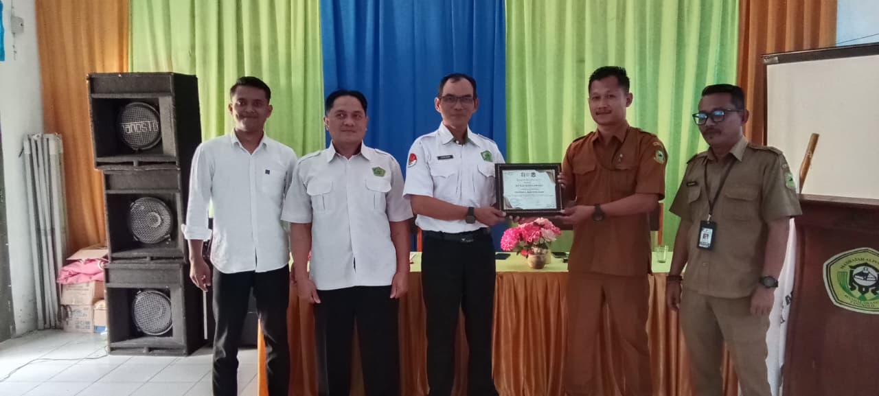 Pemerintah Desa Tangkolo Berikan Apresiasi kepada Paskibra MA Plus Mandalawangi